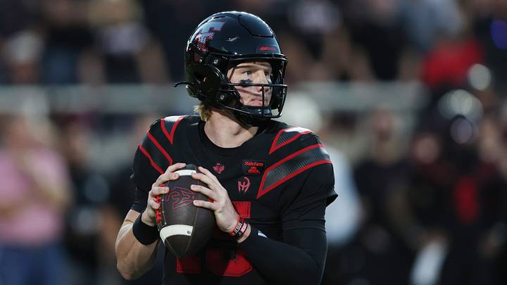 Sep 18, 2026; Lubbock, Texas, USA; Texas Tech Red Raiders quarterback Will Hammond (15) passes against the Houston Cougars in the fist half at Galaxy Stadium. Mandatory Credit: Michael C. Johnson-Imagn Images Sep 18, 2026; Lubbock, Texas, USA; Texas Tech Red Raiders quarterback Will Hammond (15) passes against the Houston Cougars in the fist half at Galaxy Stadium. Mandatory Credit: Michael C. Johnson-Imagn Images