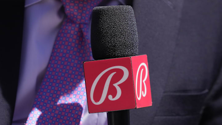 The Atlanta Braves find themselves in a peculiar position during the Diamond Sports Group bankruptcy hearings. Mandatory Credit: Darren Yamashita-Imagn Images The Atlanta Braves find themselves in a peculiar position during the Diamond Sports Group bankruptcy hearings. Mandatory Credit: Darren Yamashita-Imagn Images