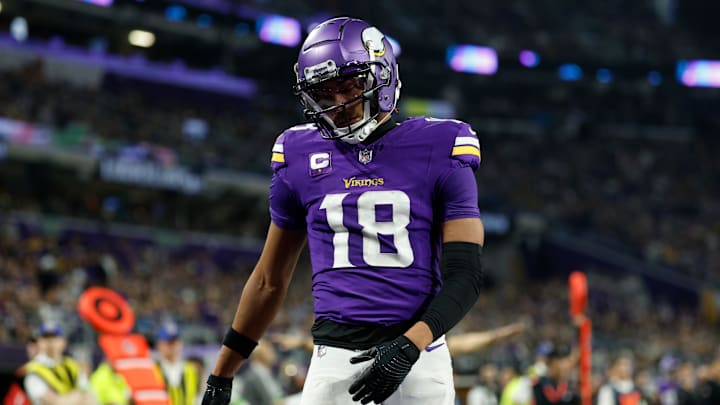 Green Bay Packers v Minnesota Vikings