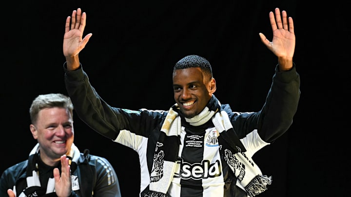 FBL-ENG-LCUP-NEWCASTLE-PARADE