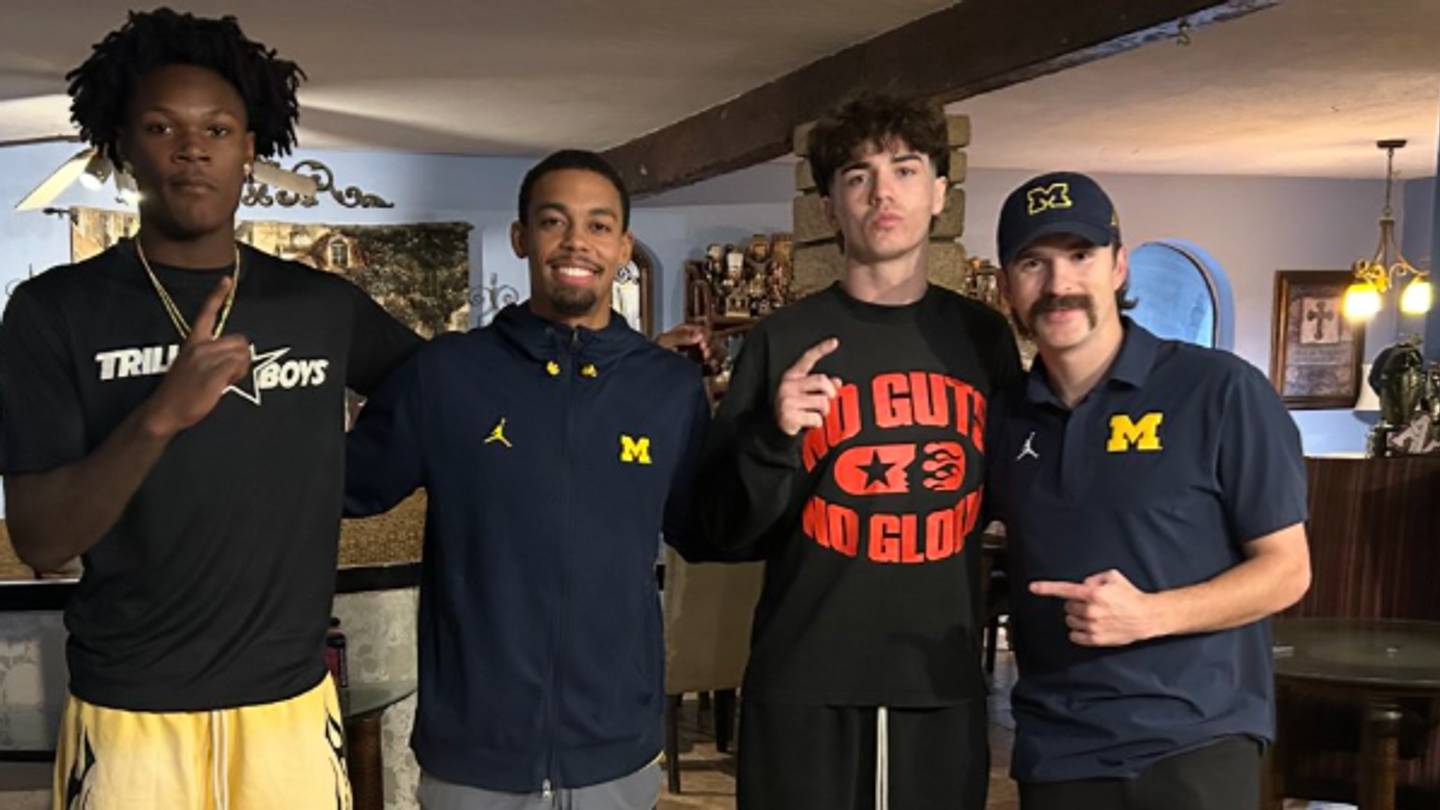 4-Star WR Damani Warren Explains Interest in Wolverines: 'Michigan is Right There'
