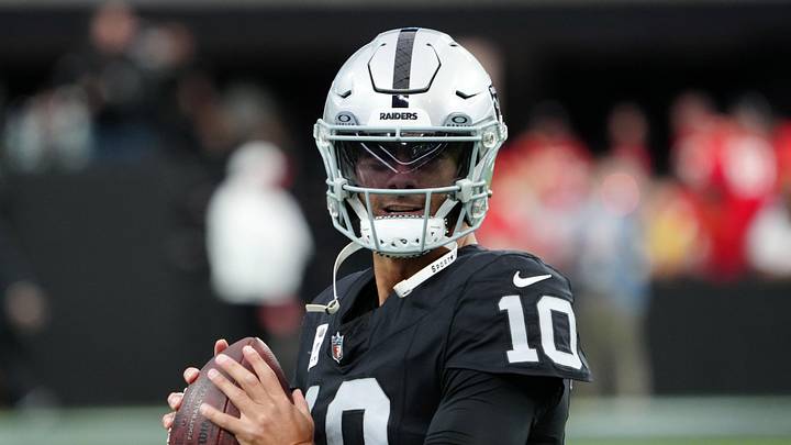Nov 26, 2023; Paradise, Nevada, USA; Las Vegas Raiders quarterback Jimmy Garoppolo (10).