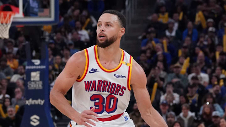 Golden State Warriors guard Stephen Curry is a solid prop target tonight.