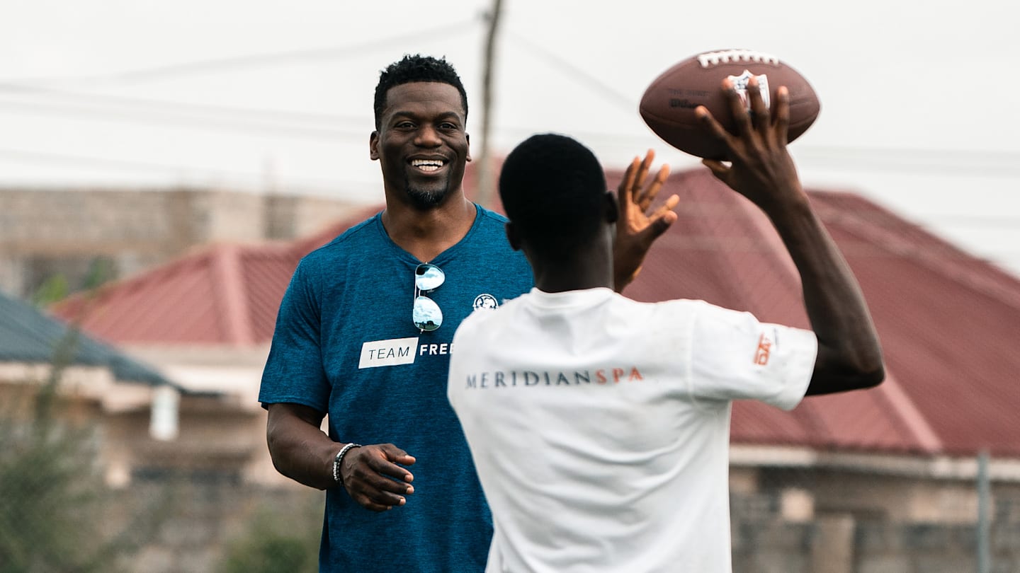 Former Patriots TE Benjamin Watson Honoring True Calling After Football
