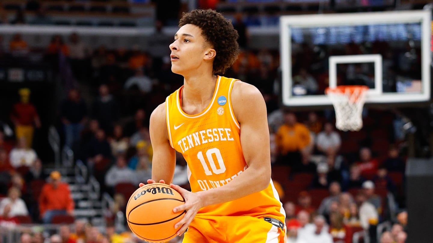 Potential Lottery Pick Nate Ament Leads Tennessee to Elite Eight