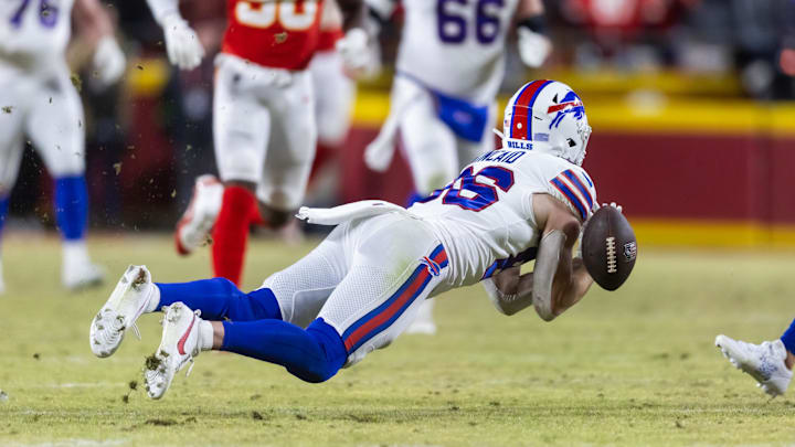Jan 26, 2025; Kansas City, MO, USA; Buffalo Bills tight end Dalton Kincaid (86) drops a pass in the fourth quarter against the Kansas City Chiefs during the AFC Championship game at GEHA Field at Arrowhead Stadium. Mandatory Credit: Mark J. Rebilas-Imagn Images