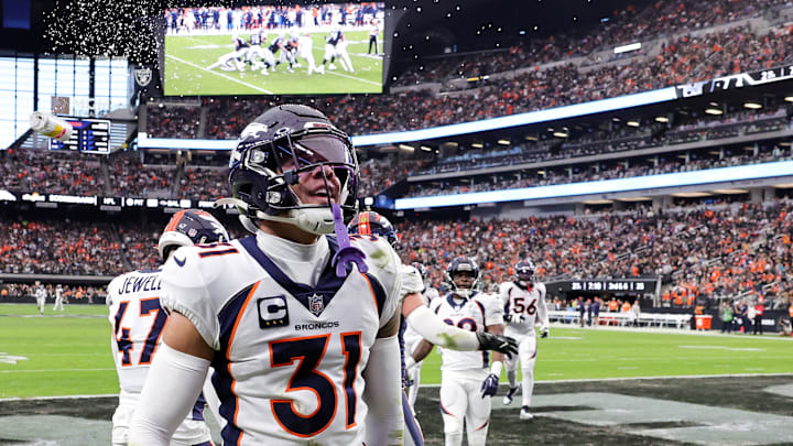 Denver Broncos v Las Vegas Raiders