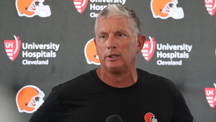 Aug 5, 2024; Cleveland Browns defensive coordinator Jim Schwartz during a press conference at the Browns training facility in Berea, Ohio. Mandatory Credit: Bob Donnan-Imagn Images Aug 5, 2024; Cleveland Browns defensive coordinator Jim Schwartz during a press conference at the Browns training facility in Berea, Ohio. Mandatory Credit: Bob Donnan-Imagn Images