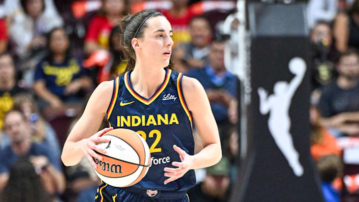 Sep 22, 2024; Uncasville, Connecticut, USA; Indiana Fever guard Caitlin Clark (22) runs with the ball during the first quarter against Indiana Fever during game one of the first round of the 2024 WNBA Playoffs at Mohegan Sun Arena. Mandatory Credit: Mark Smith-Imagn Images Sep 22, 2024; Uncasville, Connecticut, USA; Indiana Fever guard Caitlin Clark (22) runs with the ball during the first quarter against Indiana Fever during game one of the first round of the 2024 WNBA Playoffs at Mohegan Sun Arena. Mandatory Credit: Mark Smith-Imagn Images