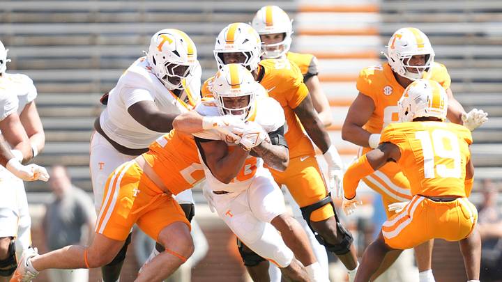 Tennessee’s DeSean Bishop (18) runs the ball during the Orange and White game at Neyland Stadium in Knoxville, Tennessee, April 11, 2026.