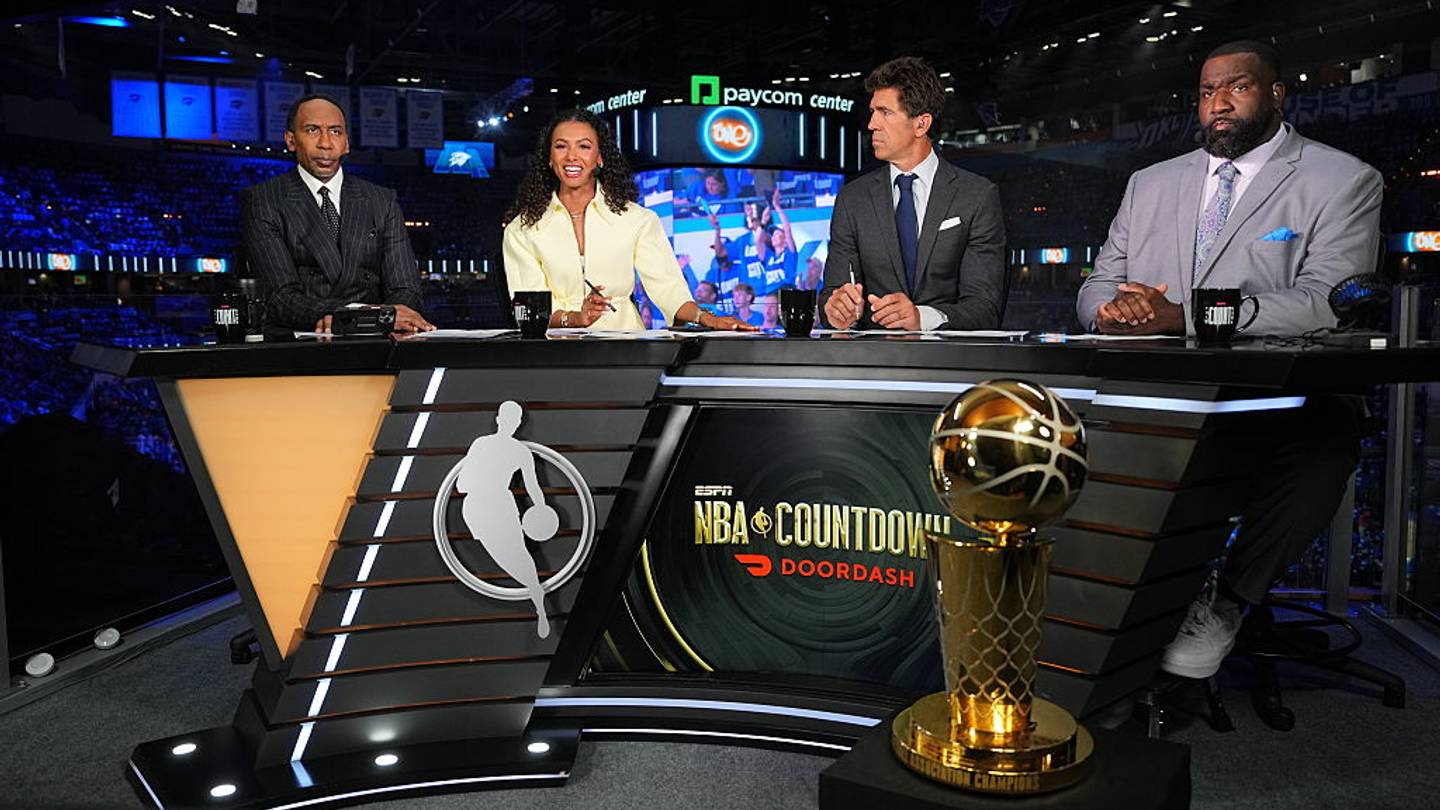 Espn Halftime Commentators Fans Rip ESPN’s 'Unwatchable' NBA Finals Game 2 Halftime Show