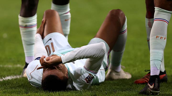 Kylian Mbappé, en el momento en que se lesionó con la selecciòn de Francia. Kylian Mbappé, en el momento en que se lesionó con la selecciòn de Francia.