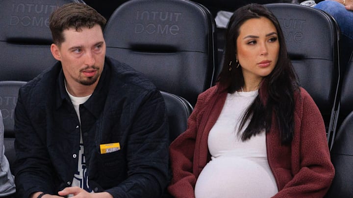 Los Angeles Dodgers pitcher Blake Snell, with wife Haeley Mar attends the regular season NBA, Basketball Herren, USA game between the Los Angeles Clippers and the Chicago Bulls on Monday January 20, 2025 at Intuit Dome Arena