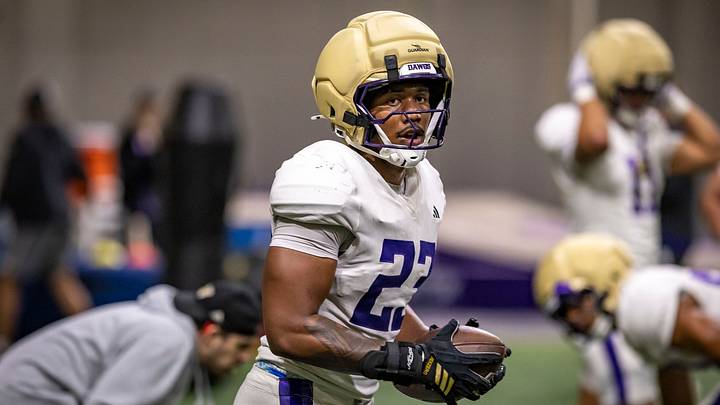 Zaydrius Rainey-Sale is comfortable with a ball in his hands. 
