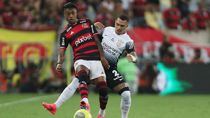 Bruno Henrique e Matheuzinho jogaram juntos no Flamengo