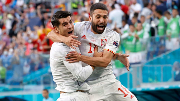 Espanha e Costa Rica fecham a rodada de abertura do Grupo E da Copa do Mundo.