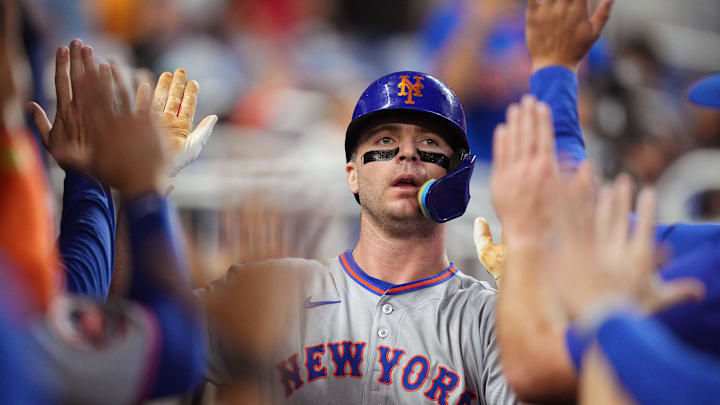 Sep 27, 2025; Miami, Florida, USA; New York Mets first baseman Pete Alonso (20) celebrates his solo home run against the Miami Marlins in the third inning at loanDepot Park. Mandatory Credit: Jim Rassol-Imagn Images