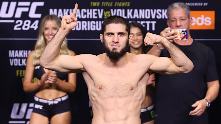 Islam Makhachev es el Campeón Mundial de Peso Ligero de la UFC