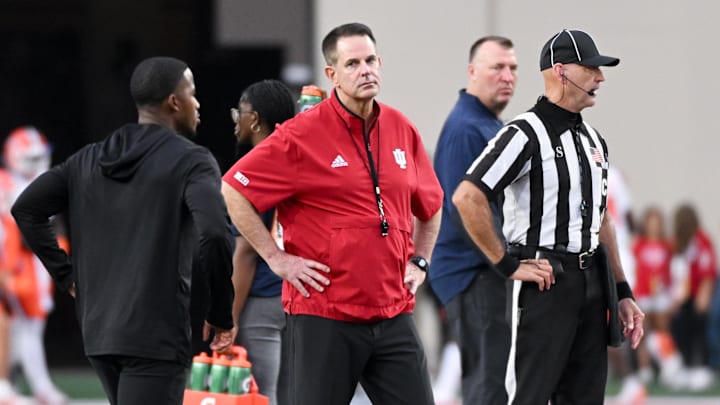 Sep 20, 2025; Bloomington, Indiana, USA; Indiana Hoosiers head coach Curt Cignetti watches his team prior to the game against the Illinois Fighting Illini at Memorial Stadium. Mandatory Credit: Robert Goddin-Imagn Images Sep 20, 2025; Bloomington, Indiana, USA; Indiana Hoosiers head coach Curt Cignetti watches his team prior to the game against the Illinois Fighting Illini at Memorial Stadium. Mandatory Credit: Robert Goddin-Imagn Images
