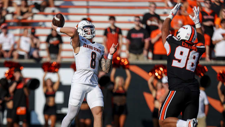 Oregon State Beavers defensive lineman Thomas Collins (98) attempts to block a pass from Idaho State Bengals quarterback Jackson Sharman (8) on Saturday, Aug. 31, 2024 at Reser Stadium in Corvallis, Ore. Oregon State Beavers defensive lineman Thomas Collins (98) attempts to block a pass from Idaho State Bengals quarterback Jackson Sharman (8) on Saturday, Aug. 31, 2024 at Reser Stadium in Corvallis, Ore.
