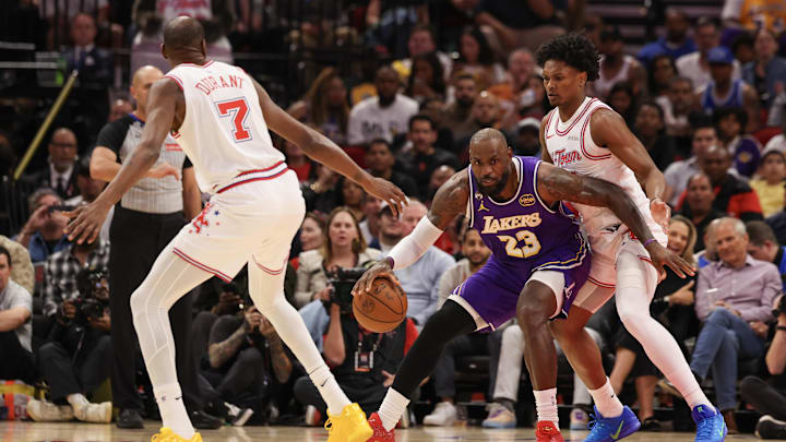 Con LeBron James en un principio como abandero, Los Angeles Lakers enfrentarán a los Houston Rockets en la primera ronda de los Playoffs de la NBA 2026
