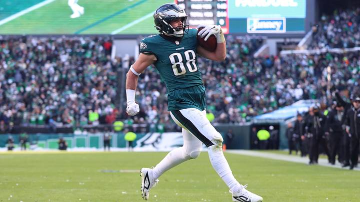 Philadelphia Eagles tight end Dallas Goedert (88) scores a touchdown during the third quarter against the Las Vegas Raiders at Lincoln Financial Field. Philadelphia Eagles tight end Dallas Goedert (88) scores a touchdown during the third quarter against the Las Vegas Raiders at Lincoln Financial Field.