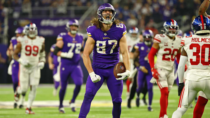 Minnesota Vikings tight end T.J. Hockenson (87)