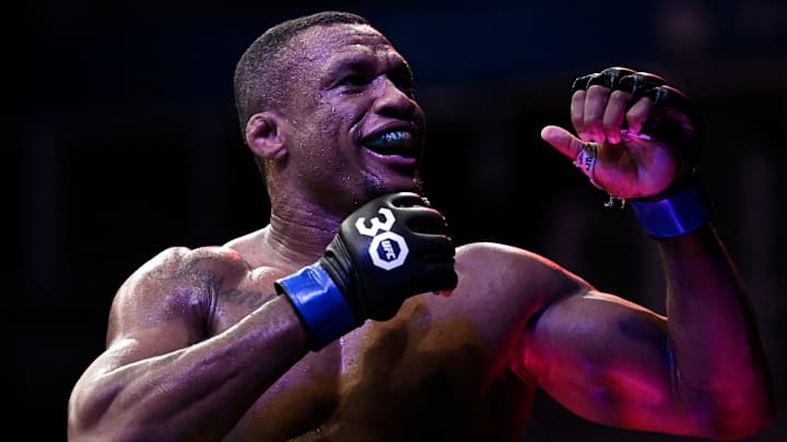 MMA-UFC-BRA-ALMEIDA-ABDURAKHIMOV
