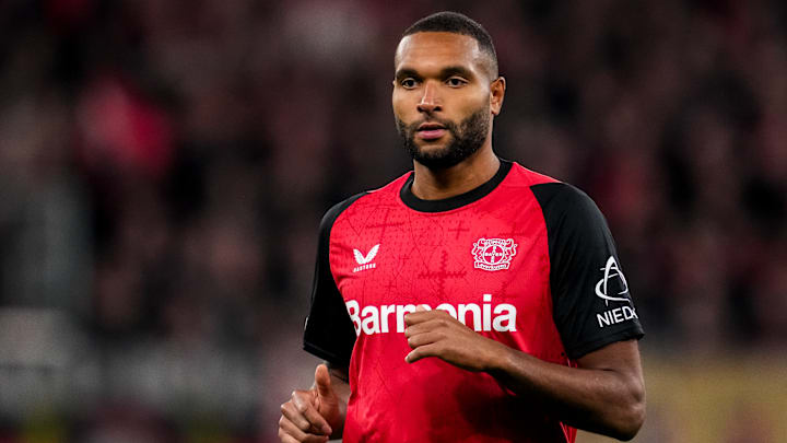 Jonathan Tah está sendo disputado por Real Madrid e Barcelona