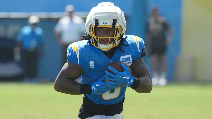 Los Angeles Chargers running back Omarion Hampton (8) carries the ball during joint practice against the San Francisco 49ers at The Bolt. Mandatory Credit: Kirby Lee-Imagn Images Los Angeles Chargers running back Omarion Hampton (8) carries the ball during joint practice against the San Francisco 49ers at The Bolt. Mandatory Credit: Kirby Lee-Imagn Images