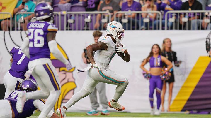 Miami Dolphins running back Ollie Gordon II (0) rushes for a touchdown during the third quarter against the Minnesota Vikings at U.S. Bank Stadium. Mandatory Credit: Brad Rempel-Imagn Images Miami Dolphins running back Ollie Gordon II (0) rushes for a touchdown during the third quarter against the Minnesota Vikings at U.S. Bank Stadium. Mandatory Credit: Brad Rempel-Imagn Images