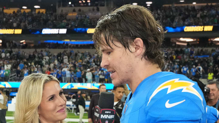 Oregon Ducks Bo Nix Justin Herbert Denver Broncos Los Angeles Chargers AFC West Division Week 18 Quarterback NFL Jaguars 