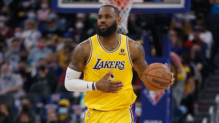 LeBron deberá ser el eje que lleve a los Lakers a la postemporada