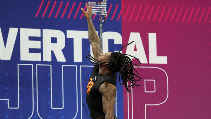 LSU wideout Zavion Thomas.