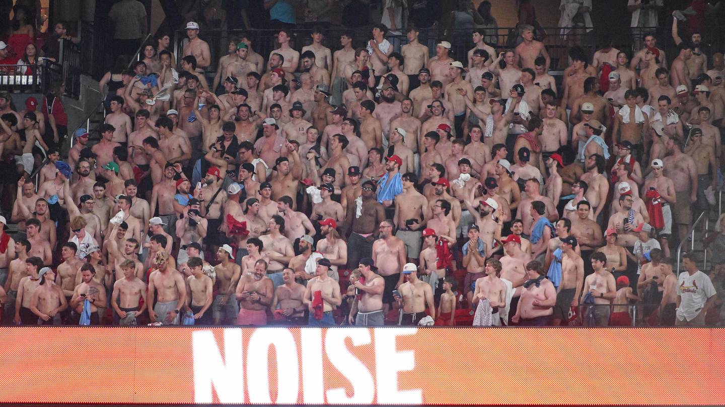 How Shirtless Fans Started an Oliver Marmol-Approved Trend at Cardinals Games