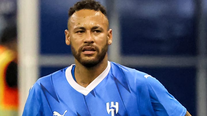 Neymar aurait pu se faire exclure. Neymar aurait pu se faire exclure.