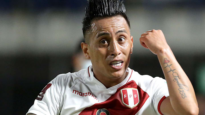 Te estoy pidiendo que me traigas, Román.