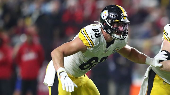 Dec 8, 2019; Glendale, AZ, USA; Pittsburgh Steelers tight end Nick Vannett (88) against the Arizona Cardinals at State Farm Stadium. Mandatory Credit: Mark J. Rebilas-Imagn Images Dec 8, 2019; Glendale, AZ, USA; Pittsburgh Steelers tight end Nick Vannett (88) against the Arizona Cardinals at State Farm Stadium. Mandatory Credit: Mark J. Rebilas-Imagn Images