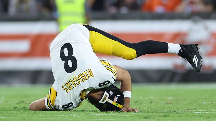 Pittsburgh Steelers quarterback Aaron Rodgers Pittsburgh Steelers quarterback Aaron Rodgers