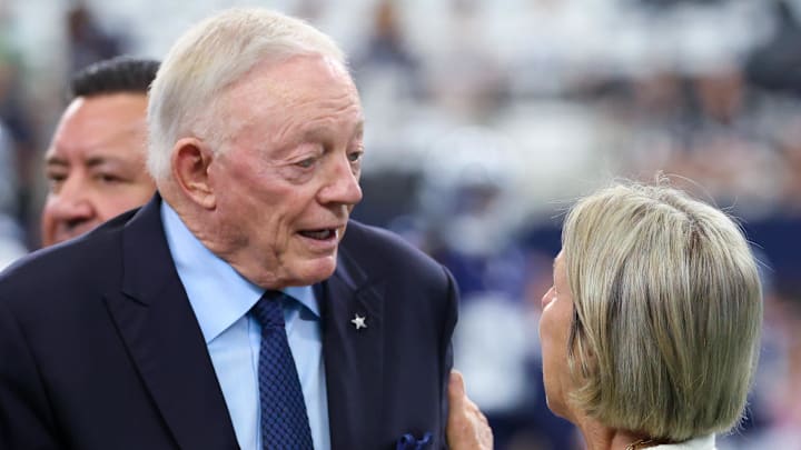 Dallas Cowboys owner Jerry Jones (left) greets Detroit Lions owner Sheila Ford Hamp
