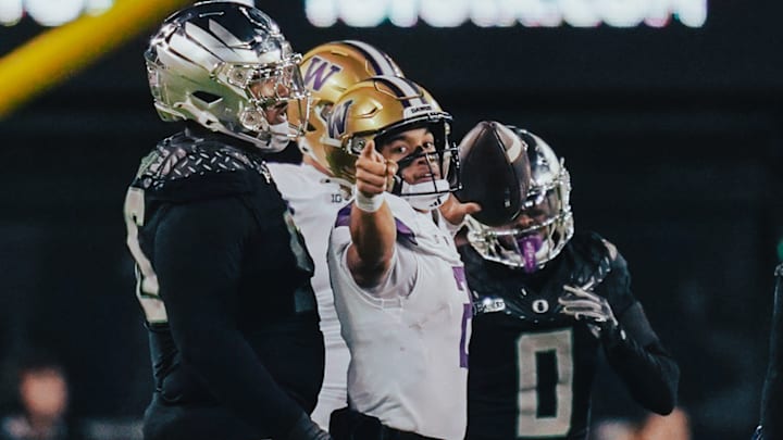 Freshman quarterback Demond Williams Jr. signals first down at Oregon. 