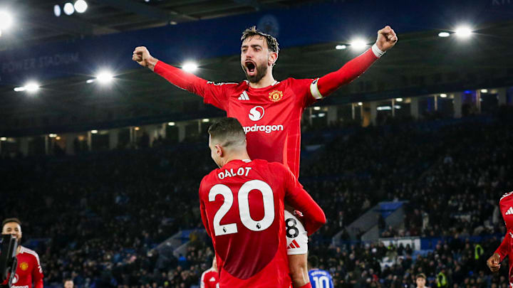 Bruno Fernandes (center) is hoping to lead Manchester United to European glory.