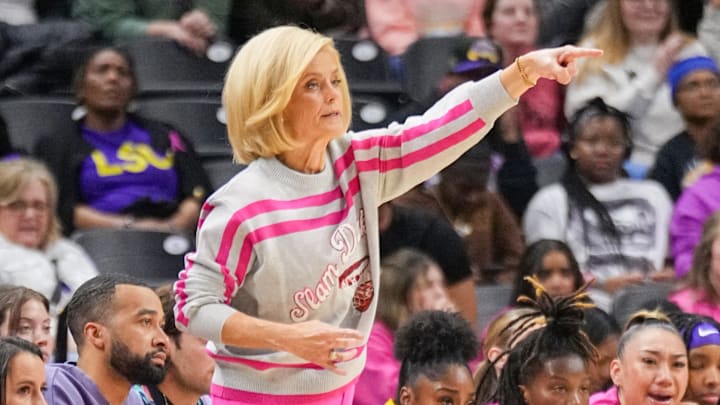 Feb 6, 2025; Columbia, Missouri, USA; LSU Lady Tigers head coach Kim Mulkey gestures to players against the Missouri Tigers during the second half at Mizzou Arena. Mandatory Credit: Denny Medley-Imagn Images