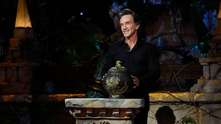 Jeff Probst hosts the Survivor 50 Live Finale