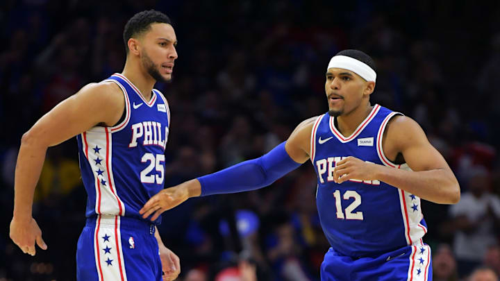 Los Kings apostarían por un cambio que involucre a Simmons y Harris