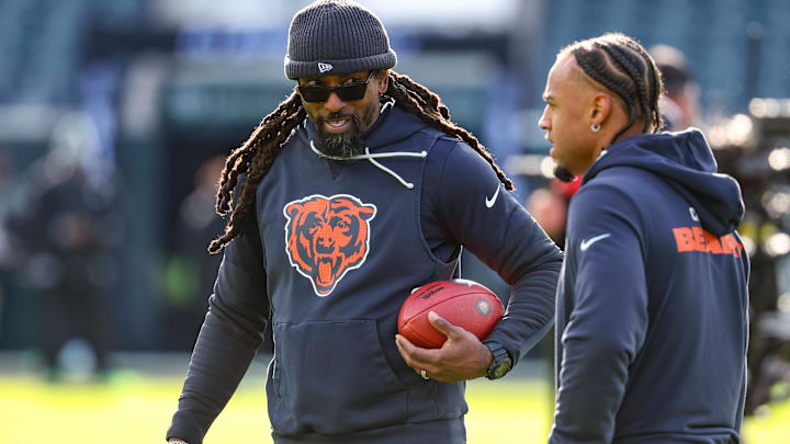 Chicago Bears defensive backs coach & defensive pass game coordinator Al Harris on the field.