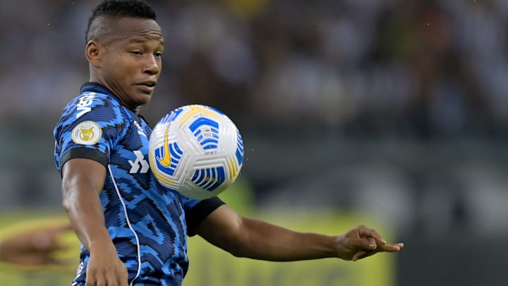 Em baixa, Campaz é candidato a perder espaço no time tricolor