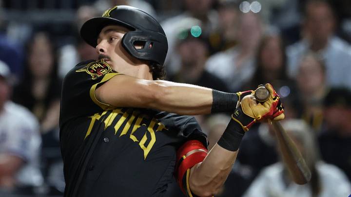 Sep 18, 2026; Pittsburgh, Pennsylvania, USA; Pittsburgh Pirates shortstop Konnor Griffin (6) hits a single against the Kansas City Royals during the sixth inning at PNC Park. Mandatory Credit: Charles LeClaire-Imagn Images Sep 18, 2026; Pittsburgh, Pennsylvania, USA; Pittsburgh Pirates shortstop Konnor Griffin (6) hits a single against the Kansas City Royals during the sixth inning at PNC Park. Mandatory Credit: Charles LeClaire-Imagn Images