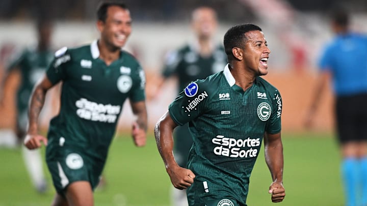 Goiás chega empolgado após vitória diante do Botafogo, líder do Brasileirão Goiás chega empolgado após vitória diante do Botafogo, líder do Brasileirão