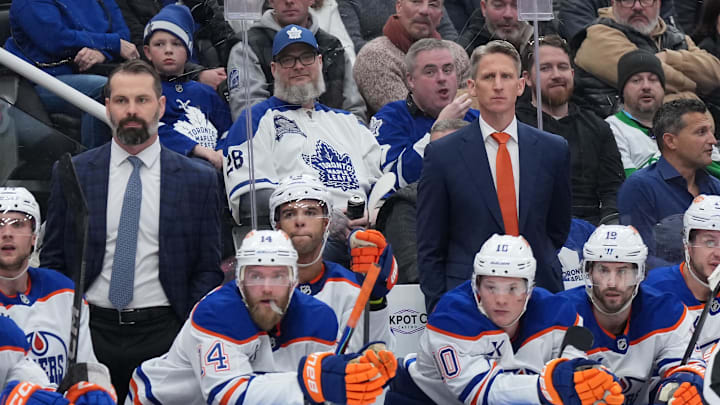 Dec 13, 2025; Toronto, Ontario, CAN; Edmonton Oilers head coach Kris Knoblauch watches the play against the Toronto Maple Leafs during the third period at Scotiabank Arena. Mandatory Credit: Nick Turchiaro-Imagn Images Dec 13, 2025; Toronto, Ontario, CAN; Edmonton Oilers head coach Kris Knoblauch watches the play against the Toronto Maple Leafs during the third period at Scotiabank Arena. Mandatory Credit: Nick Turchiaro-Imagn Images